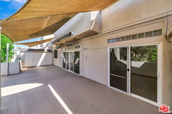 $1,050,000 | 4477 Woodman Avenue, Unit 305, Sherman Oaks, CA 91423