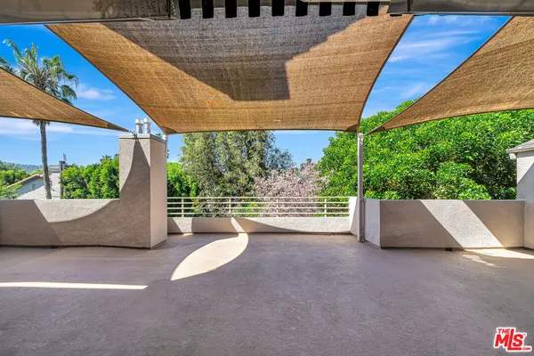 $1,050,000 | 4477 Woodman Avenue, Unit 305, Sherman Oaks, CA 91423