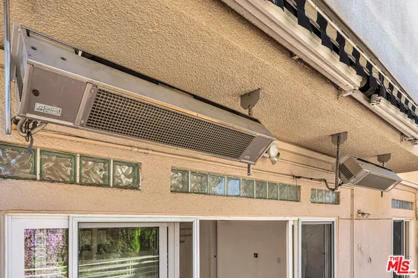 $1,050,000 | 4477 Woodman Avenue, Unit 305, Sherman Oaks, CA 91423