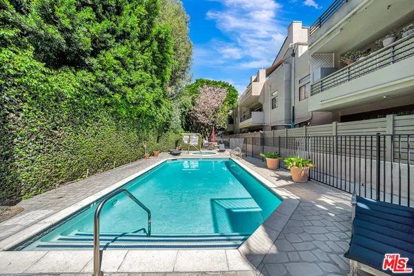 $1,050,000 | 4477 Woodman Avenue, Unit 305, Sherman Oaks, CA 91423