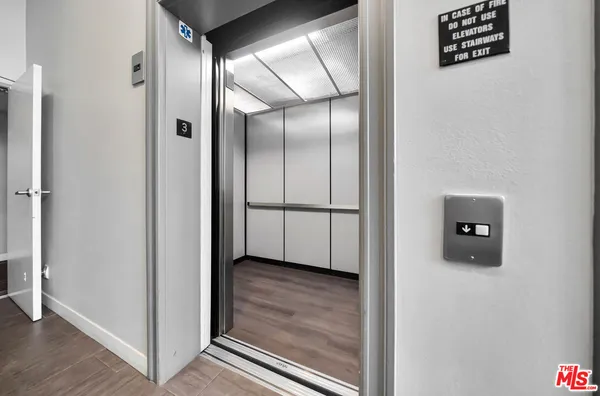 $1,050,000 | 4477 Woodman Avenue, Unit 305, Sherman Oaks, CA 91423