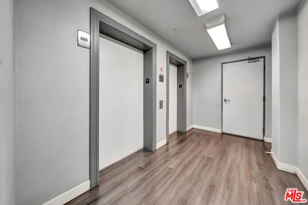 $1,050,000 | 4477 Woodman Avenue, Unit 305, Sherman Oaks, CA 91423