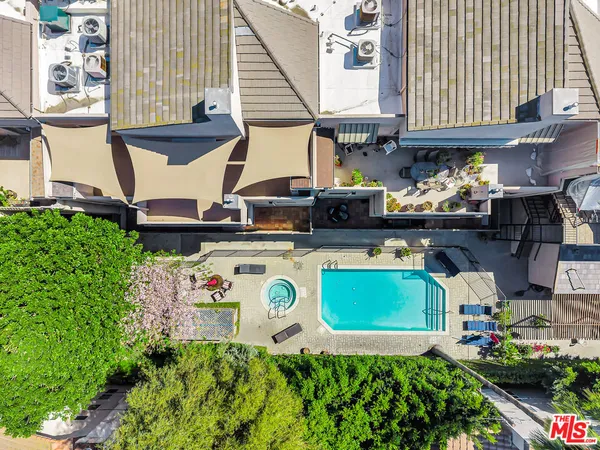 $1,050,000 | 4477 Woodman Avenue, Unit 305, Sherman Oaks, CA 91423