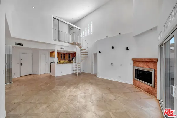 $1,050,000 | 4477 Woodman Avenue, Unit 305, Sherman Oaks, CA 91423