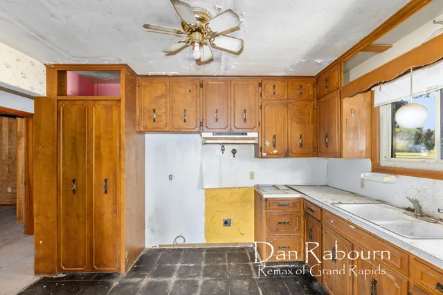 $321,900 | 3261 River Lane, Hastings, MI 49058