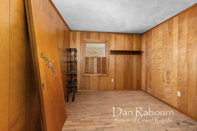 $321,900 | 3261 River Lane, Hastings, MI 49058