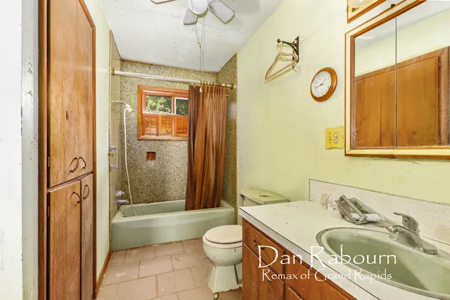 $321,900 | 3261 River Lane, Hastings, MI 49058