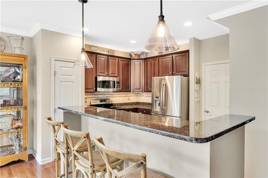 284 Maple Ridge Drive Canonsburg, PA 15317 - Photo 12 of 25 Awesome eating counter space or perfect to use as a serving area!