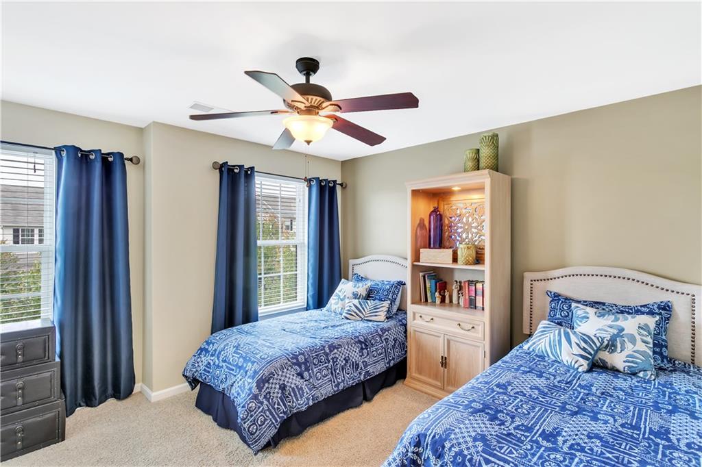 284 Maple Ridge Drive Canonsburg, PA 15317 - Photo 19 of 25 Another spacious size bedroom OR maybe you need a home office???