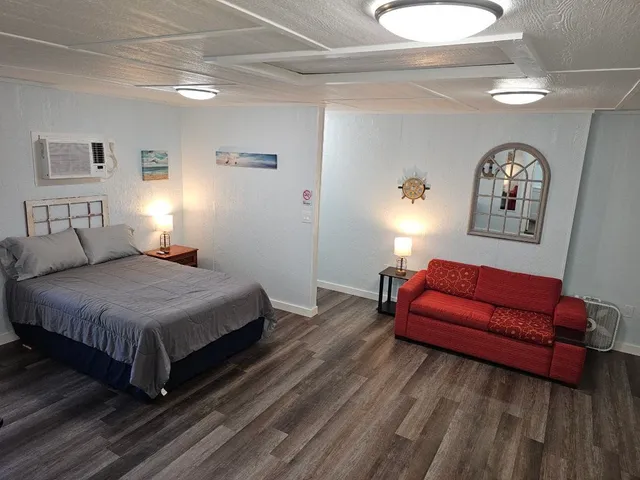 $1,200 | 202 West E Street, La Porte, TX 77571