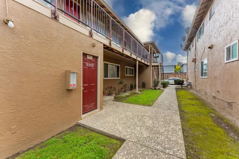 $1,490,000 | 110 Roundtable Drive, Unit 19, San Jose, CA 95111