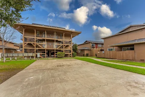 $1,490,000 | 110 Roundtable Drive, Unit 19, San Jose, CA 95111