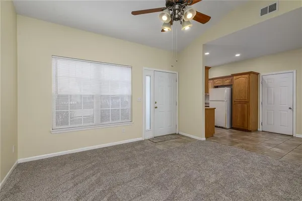 $209,950 | 1860 Fall Creek Drive, Tonganoxie, KS 66086