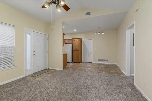 $209,950 | 1860 Fall Creek Drive, Tonganoxie, KS 66086