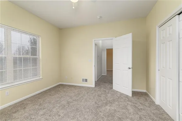 $209,950 | 1860 Fall Creek Drive, Tonganoxie, KS 66086