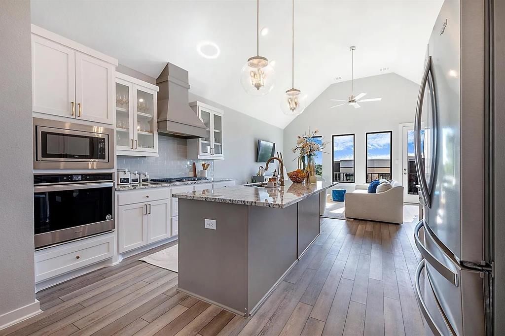 2214 Rook Drive Dallas, TX 75211 - Photo 2 of 22