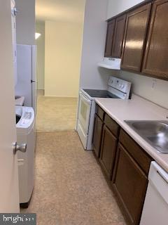 1003 Easton Road, Unit C502 Willow Grove, PA 19090 - Photo 4 of 13 a bathroom with a sink a toilet and shower
