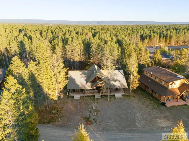 $890,000 | 3770 Arctic Fox Drive, Island Park, ID 83429