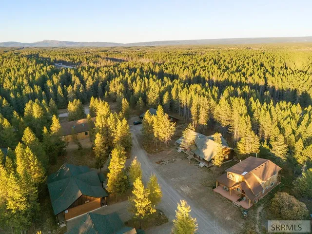 $890,000 | 3770 Arctic Fox Drive, Island Park, ID 83429