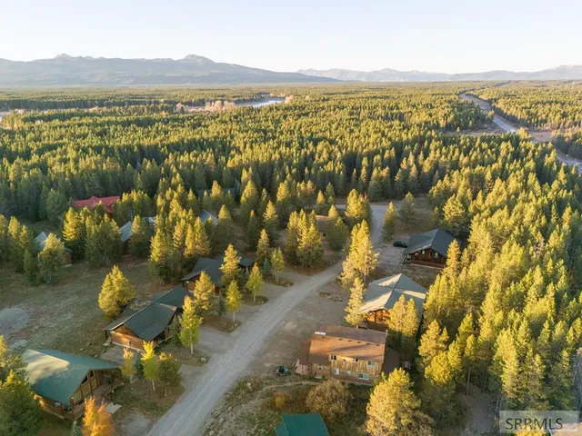 $890,000 | 3770 Arctic Fox Drive, Island Park, ID 83429