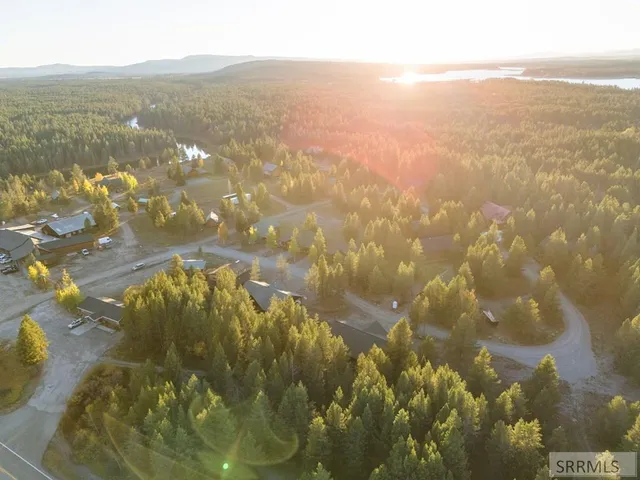 $890,000 | 3770 Arctic Fox Drive, Island Park, ID 83429