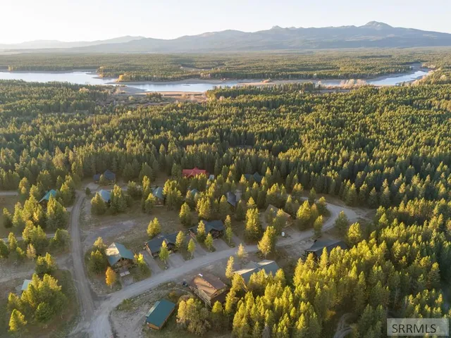 $890,000 | 3770 Arctic Fox Drive, Island Park, ID 83429