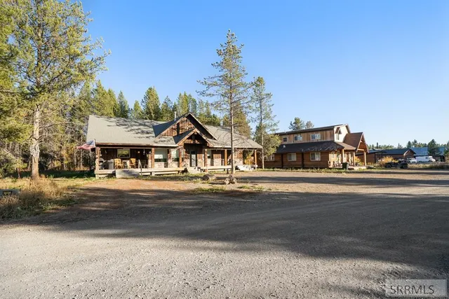 $890,000 | 3770 Arctic Fox Drive, Island Park, ID 83429
