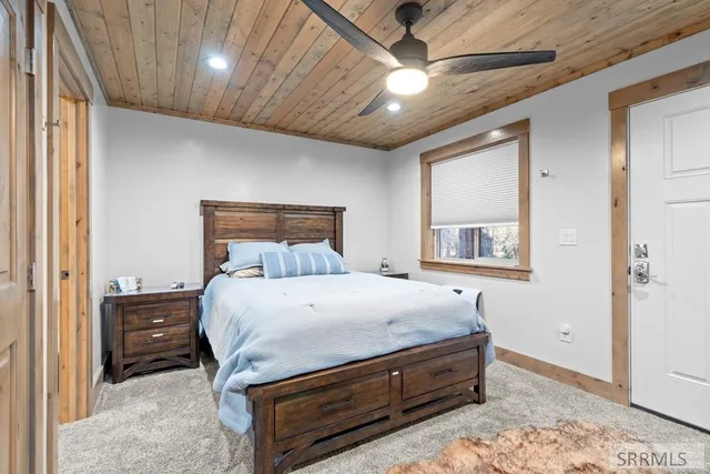 $890,000 | 3770 Arctic Fox Drive, Island Park, ID 83429