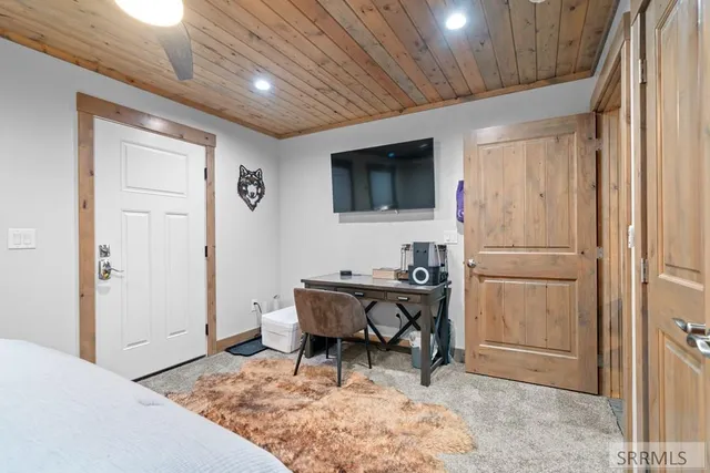 $890,000 | 3770 Arctic Fox Drive, Island Park, ID 83429