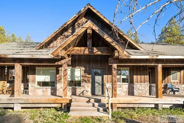 $890,000 | 3770 Arctic Fox Drive, Island Park, ID 83429