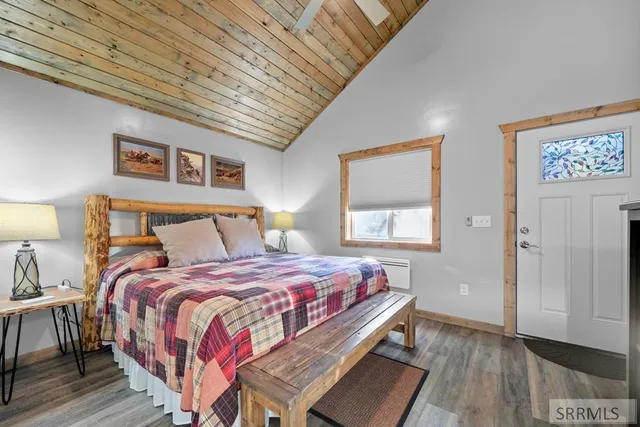 $890,000 | 3770 Arctic Fox Drive, Island Park, ID 83429