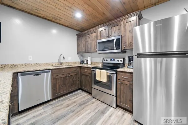 $890,000 | 3770 Arctic Fox Drive, Island Park, ID 83429