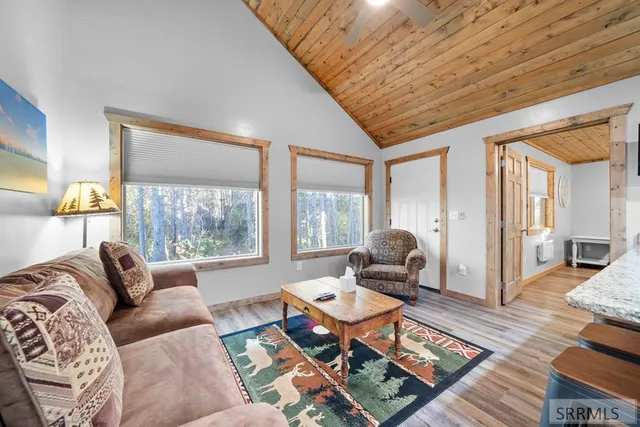 $890,000 | 3770 Arctic Fox Drive, Island Park, ID 83429