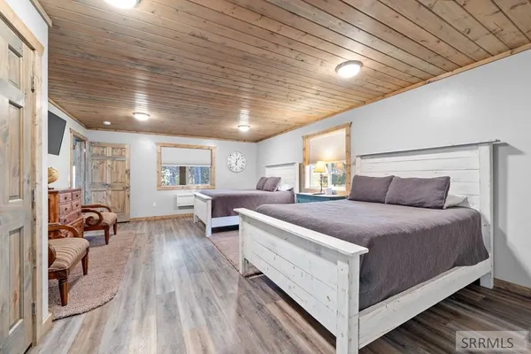 $890,000 | 3770 Arctic Fox Drive, Island Park, ID 83429