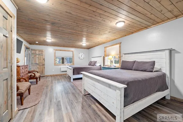 $890,000 | 3770 Arctic Fox Drive, Island Park, ID 83429