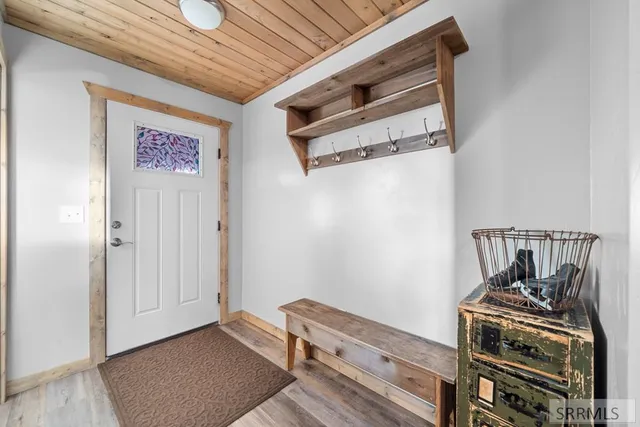 $890,000 | 3770 Arctic Fox Drive, Island Park, ID 83429