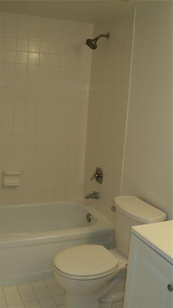 120 Northwest 70th Street, Unit 104 Boca Raton, FL 33487 - Photo 8 of 12 Guest Bath
