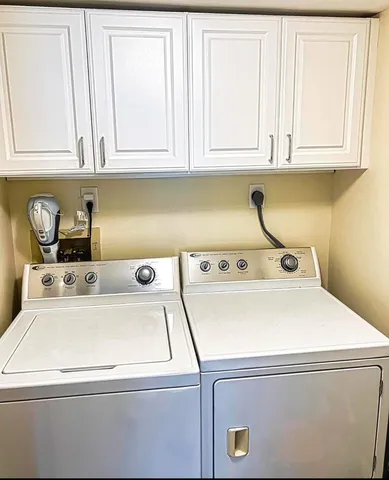 a close up view of washer and dryer