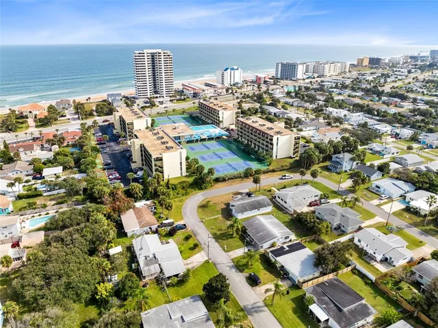$299,900 | 424 Manhattan Avenue, Daytona Beach, FL 32118