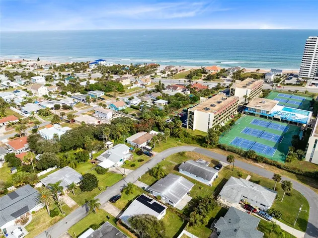 $299,900 | 424 Manhattan Avenue, Daytona Beach, FL 32118