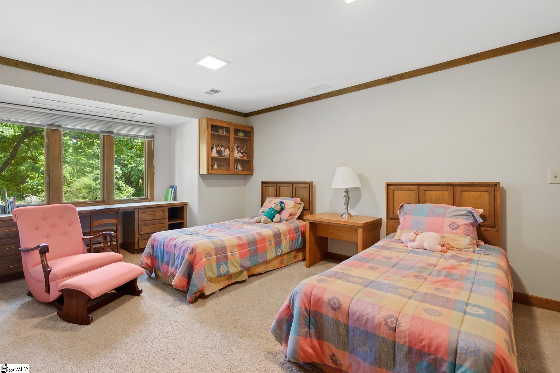 8 Collins Creek Road Greenville, SC 29607 - Photo 18 of 36