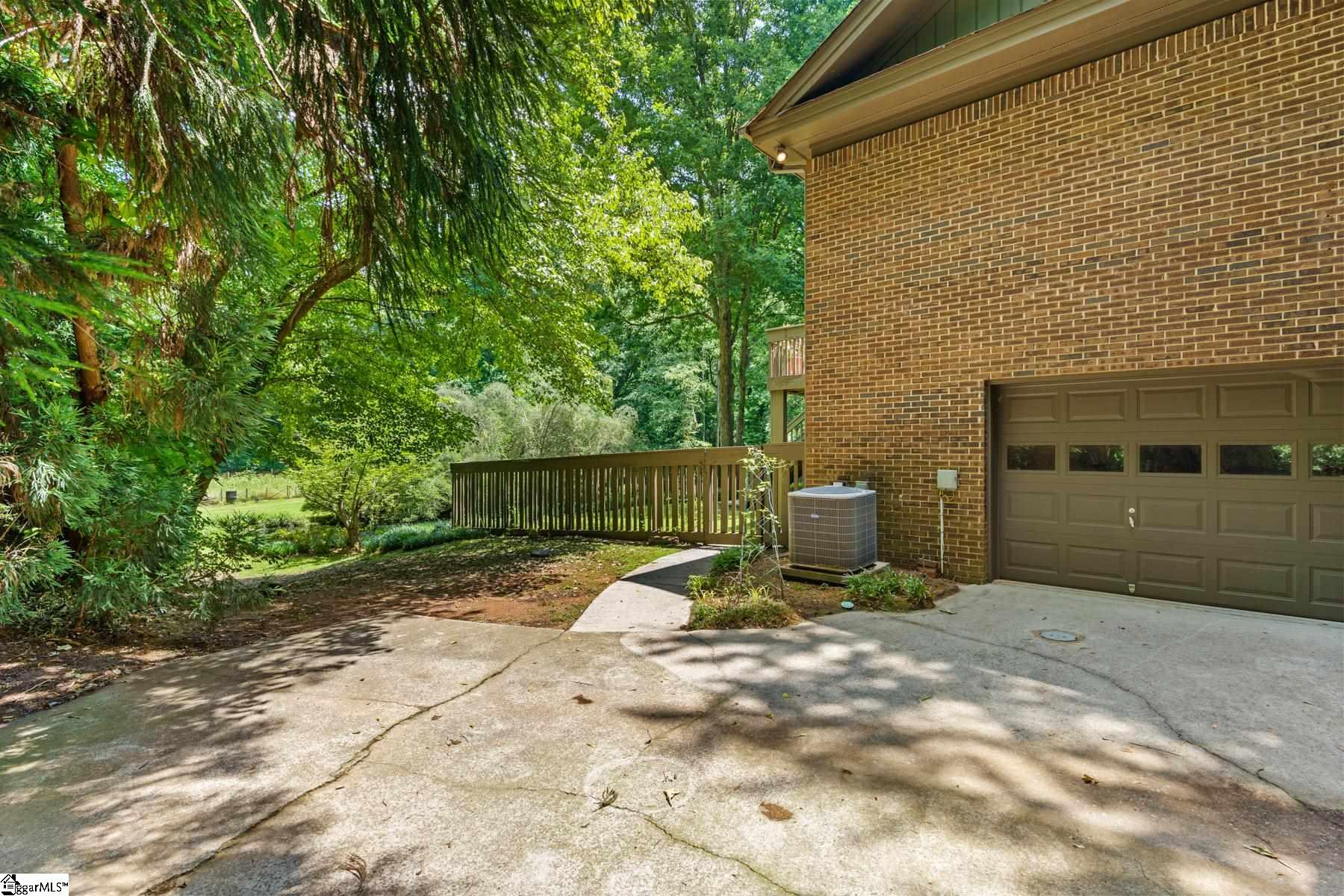 8 Collins Creek Road Greenville, SC 29607 - Photo 33 of 36