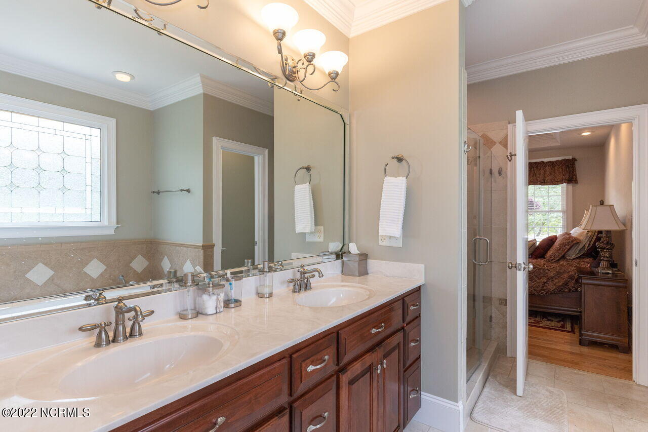 7300 Cleveland Road Clayton, NC 27520 - Photo 21 of 42 021-1280x960-first-floor-master-bathroom