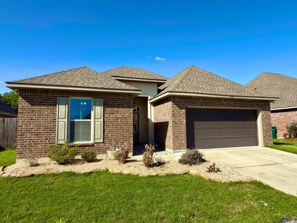 $2,200 | 1337 Cedar Trail Avenue, Zachary, LA 70791