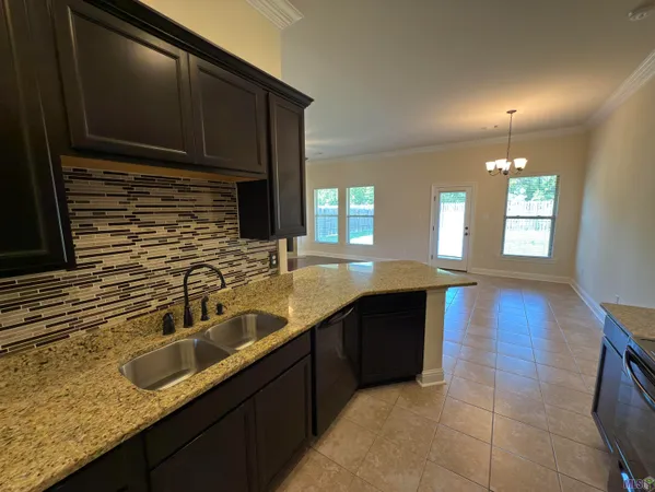 $2,200 | 1337 Cedar Trail Avenue, Zachary, LA 70791