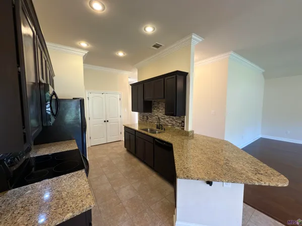 $2,200 | 1337 Cedar Trail Avenue, Zachary, LA 70791