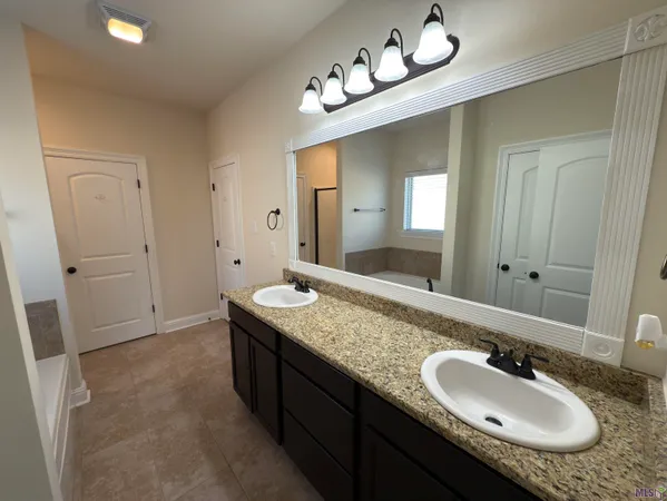 $2,200 | 1337 Cedar Trail Avenue, Zachary, LA 70791
