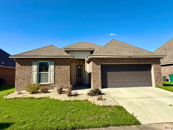 $2,200 | 1337 Cedar Trail Avenue, Zachary, LA 70791