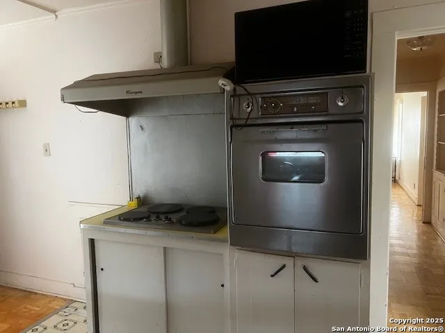 a close view of washer and dryer