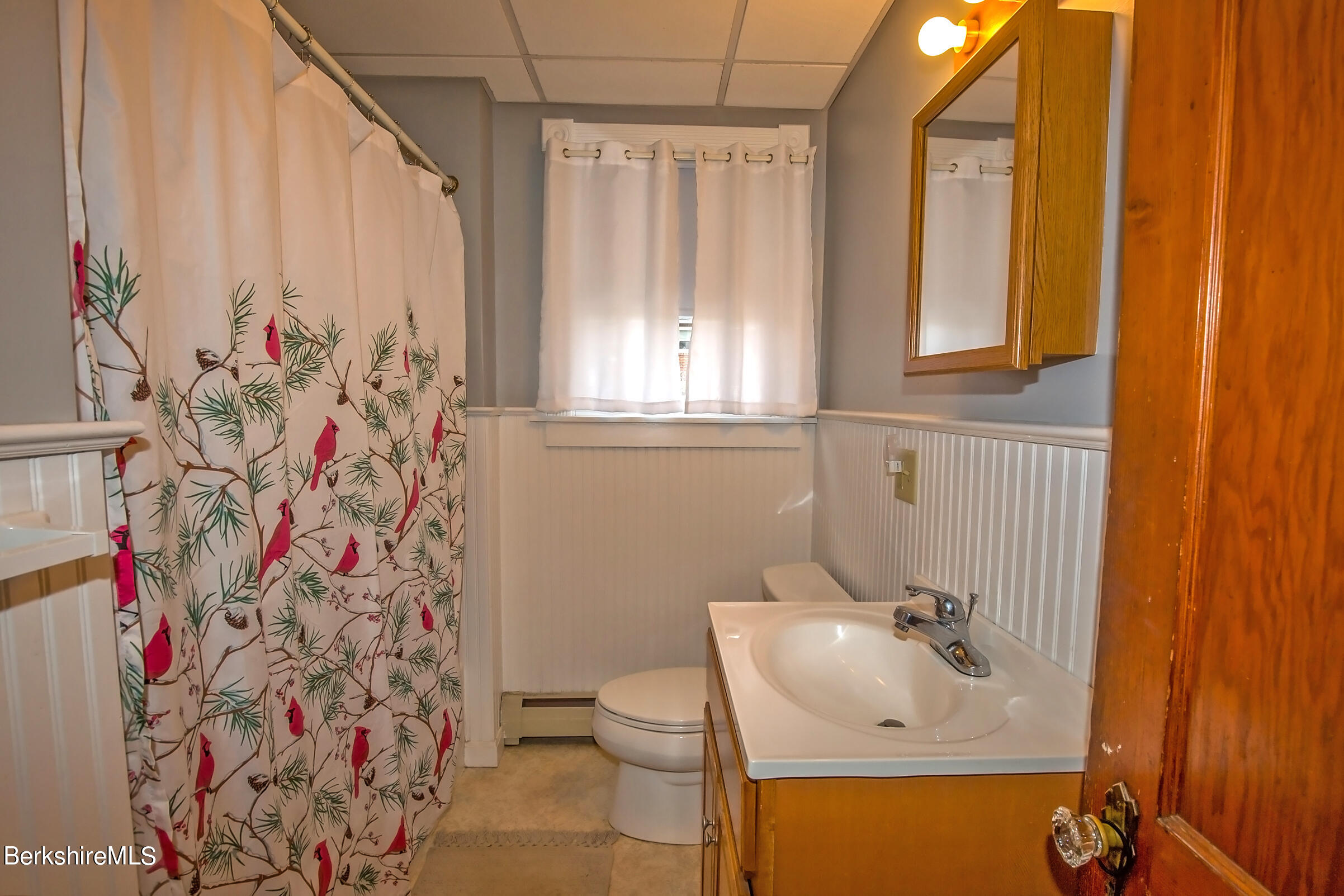 262-264 Benedict Road Pittsfield, MA 01201 - Photo 9 of 30 1st Floor Bathn